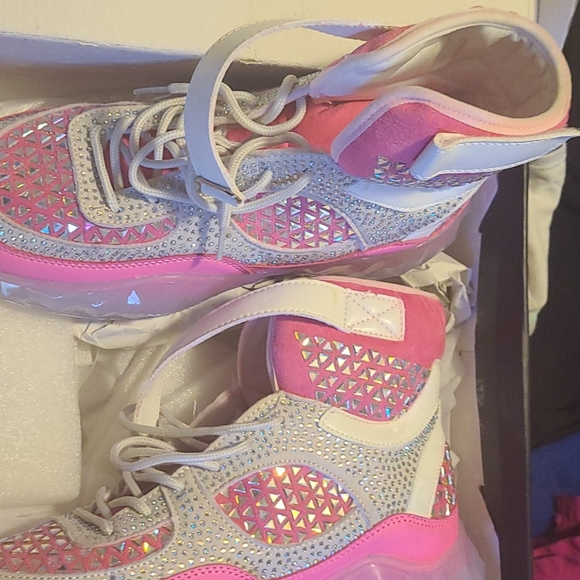 Sneakers - Picture 2 of 2